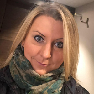 AGATA LORECKA AGATA LORECKA