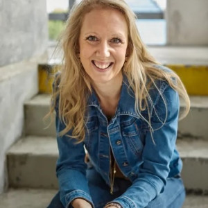 Isabelle DOMAIN