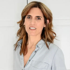 Lucia INIGUEZ DE ONZONO